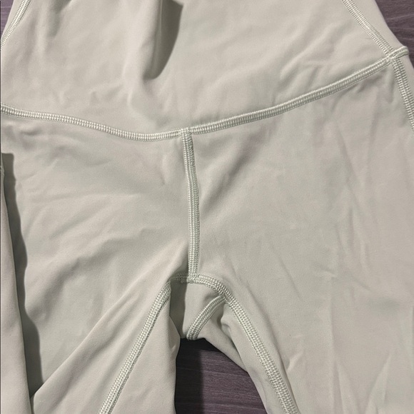 Lululemon Light Green High-Waisted Leggings size 2 - Picture 6 of 6